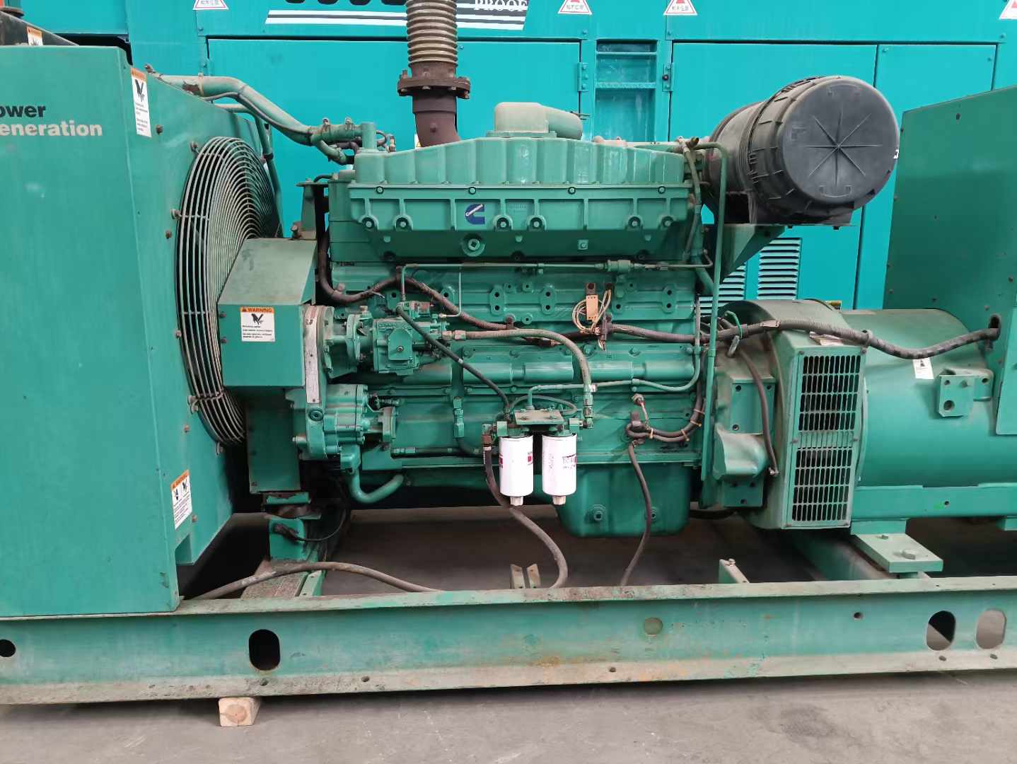 温泉过载会对 600kW 柴油发电机组造成哪些损害？