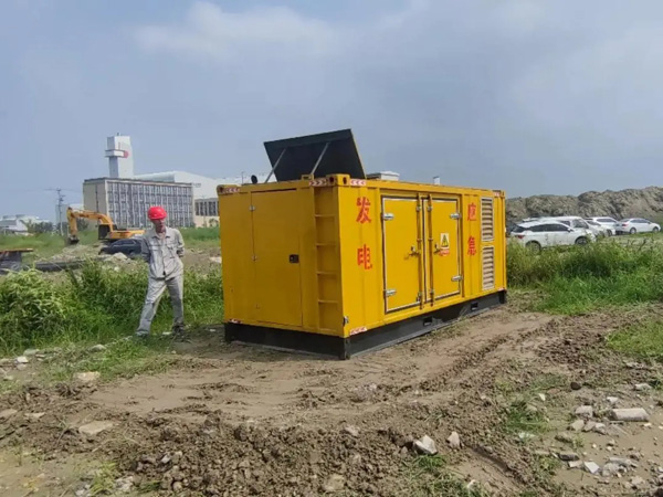 温泉200KW柴油发电机机组每小时的油耗量受哪些因素影响？